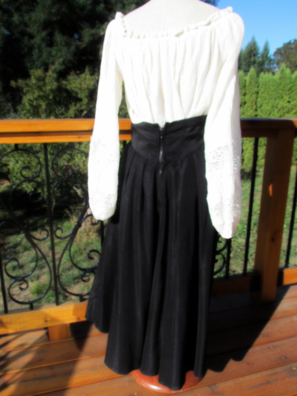 PIRATE COSTUME BLOUSE & SKIRT, WHITE GAUZE w LACE SLEEVES, SKIRT w CORDED WAIST - Picture 5 of 5